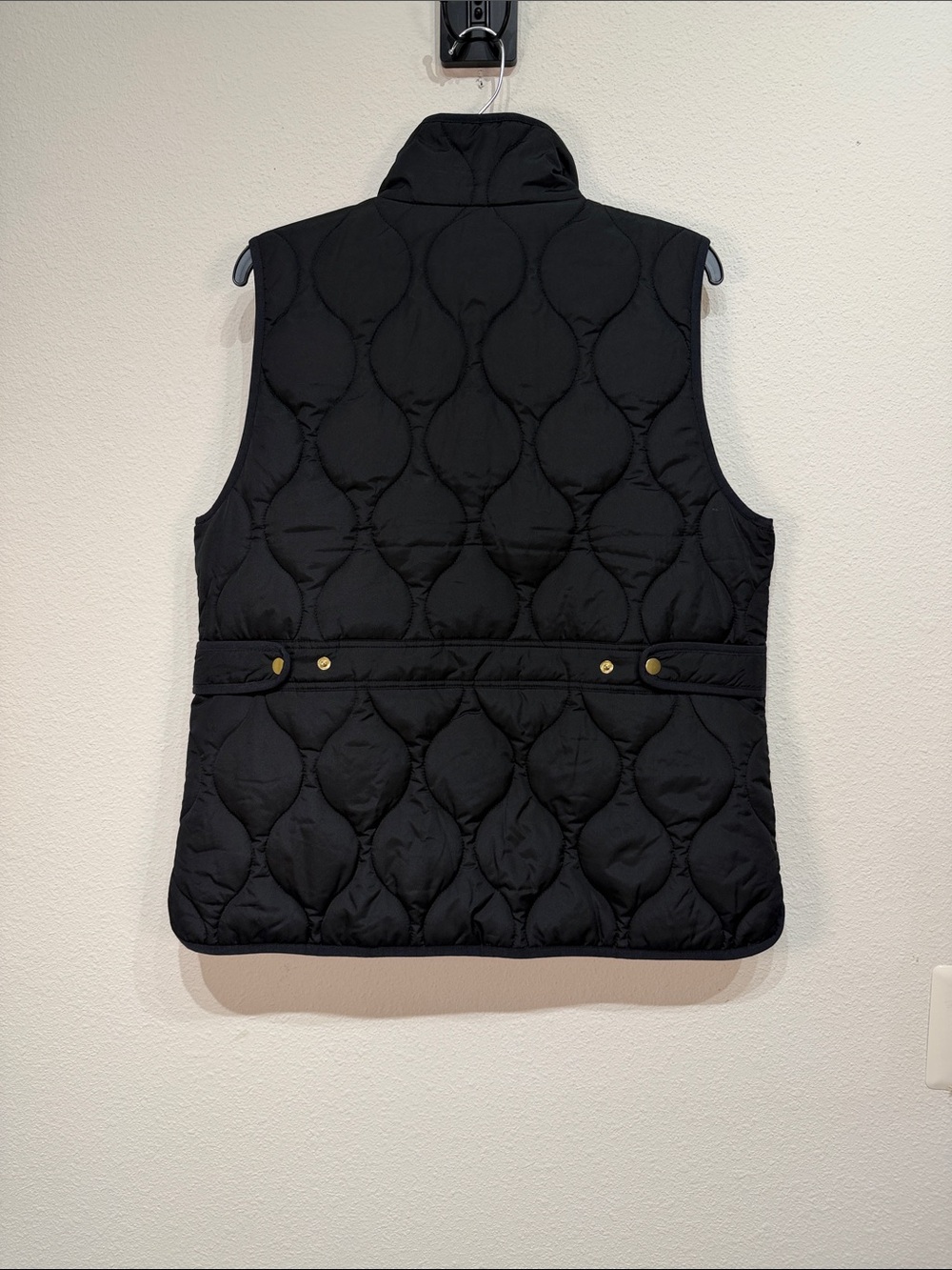 J.Crew Re-Imagined Signature Puffer Quilted Vest Black Gold Snap Size L - Picture 3 of 8
